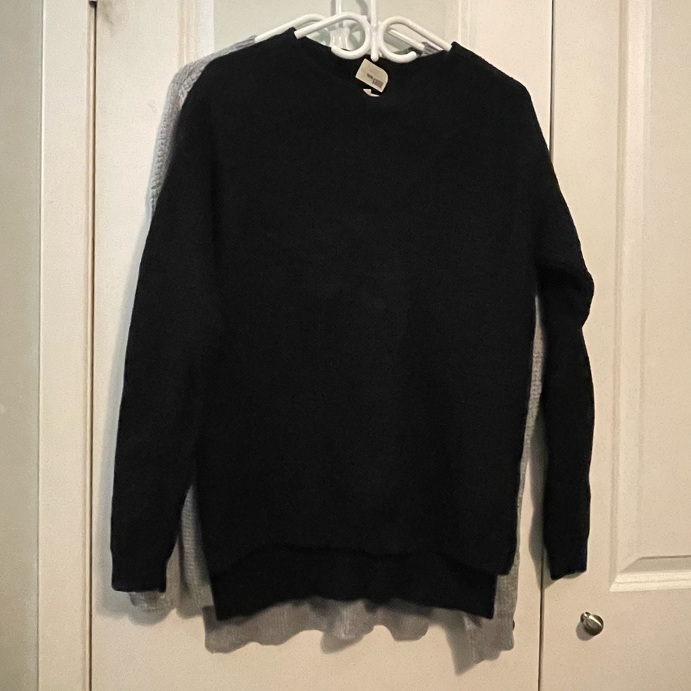 Aritzia Wilfred Free knit top